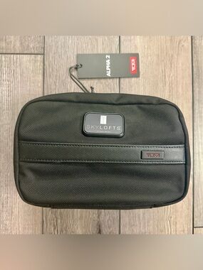 TUMI ALPHA Split Travel Kit